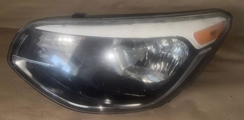 2014-2019 Kia Soul LH Left Headlight OEM 92101B2230