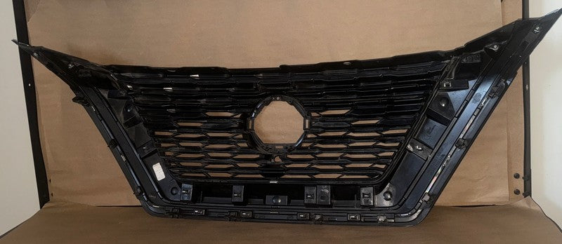 2021-2023 Nissan Rogue Front Bumper Grille OEM 62310-6RR0A