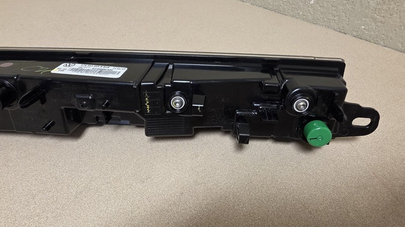 2025 Volkswagen Tiguan Front Right Upper Grill R-Line OEM No Running L