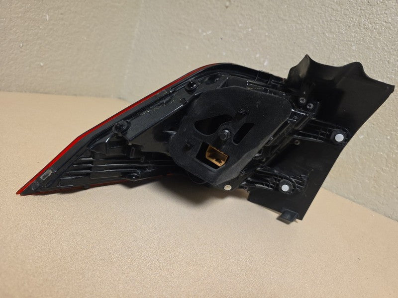 2018-2023 Volkswagen Tiguan Right Passenger Side Tail Light OEM LED