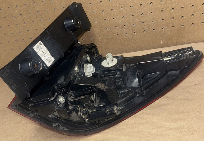 2016-2018 Honda Pilot Left Tail Light LH OEM