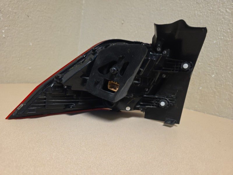 2018-2023 Volkswagen Tiguan Right Passenger Side Tail Light OEM LED