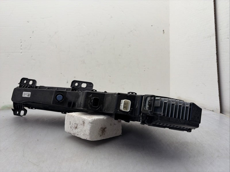 2023-2024 BMW I7 740i Right Passenger OEM LED Headlight Upper