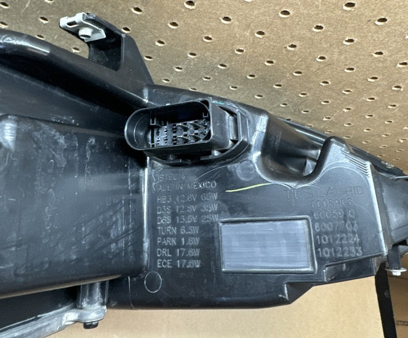 2012-2014 Tesla Model S Xenon HID Headlight LED Left