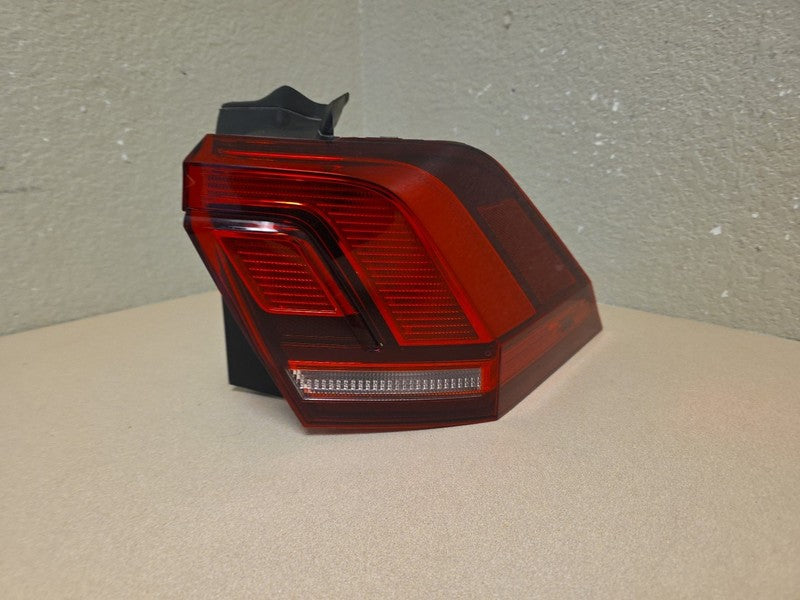 2018-2023 Volkswagen Tiguan Right Passenger Side Tail Light OEM LED