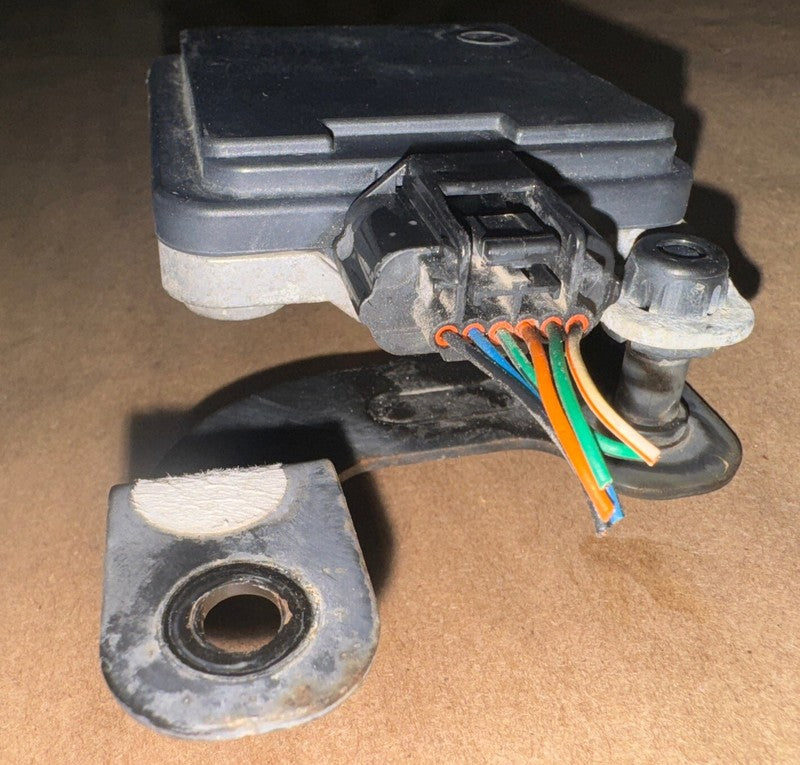 2019-20 Hyundai Santa Fe Radar Sensor Front Right OEM 99110-S2000