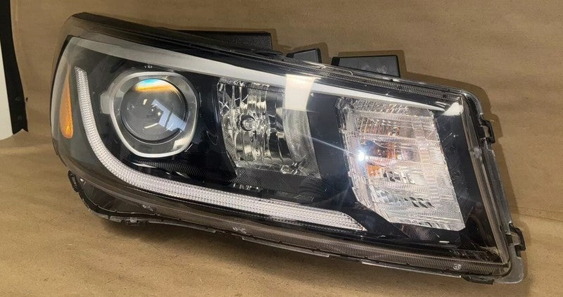 2015-2018 Kia Sedona Right Headlight RH Halogen/LED OEM