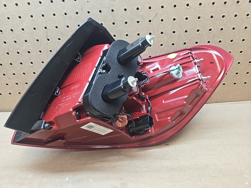 2019-2020 Kia Sorento Left Tail Light Lamp OEM 92401-C6500 Driver Side