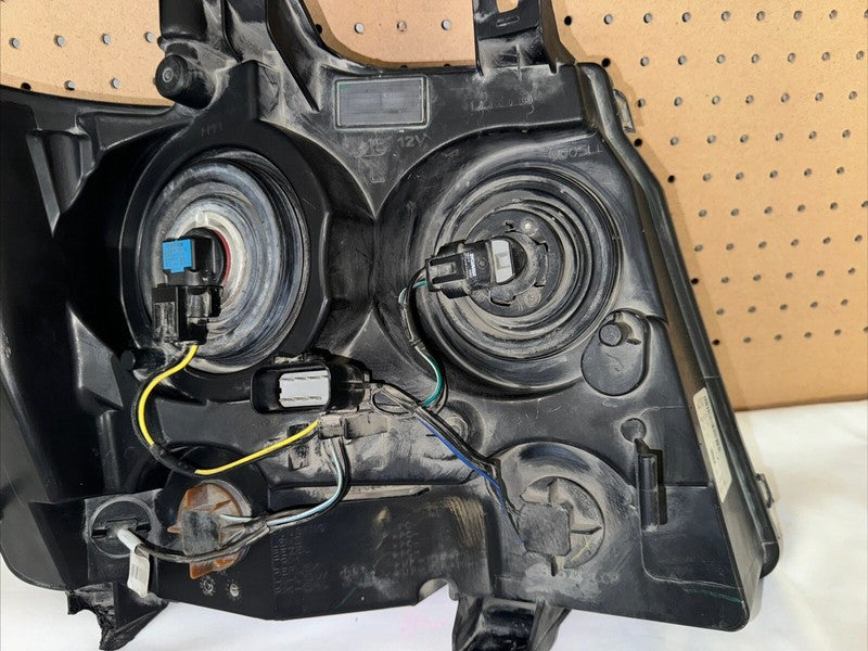 2007-2014 Tahoe Suburban Avalanche Left Side OEM 22853025