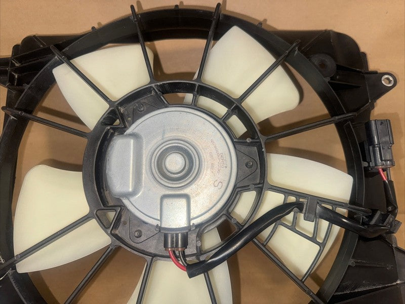 **15-16 Honda CR-V 2.4L AC Condenser Cooling Fan Assembly**