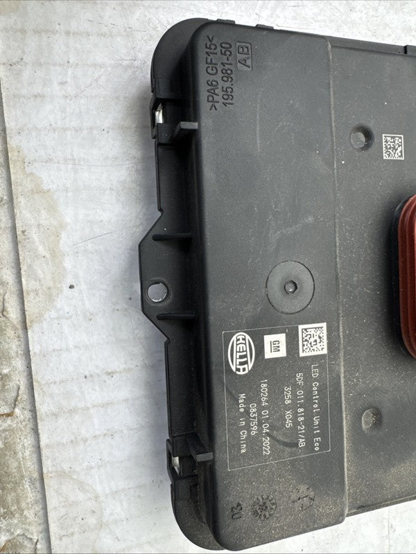 2020-2023 Cadillac XT5 Headlight LED Control Unit OEM Ballast Module