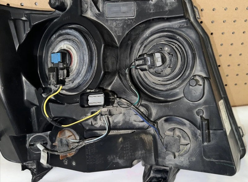 2007-2014 Tahoe Suburban Avalanche Left Side OEM 22853025