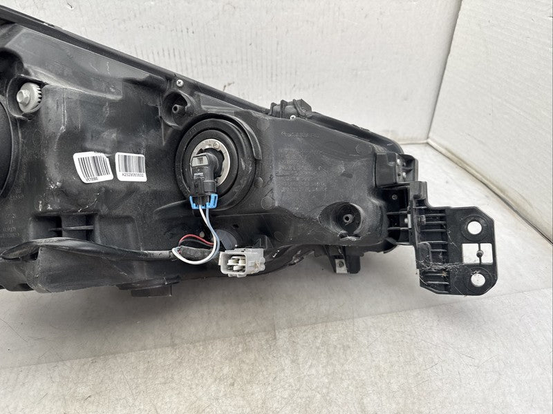 2019-2022 Subaru Ascent Left Headlight OEM Halogen Lamp