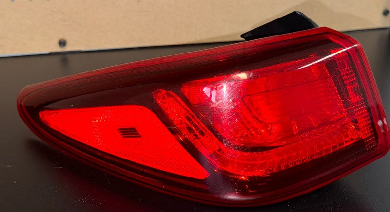 2018-2021 Hyundai Kona LH Tail Light Quarter Panel Mounted OEM