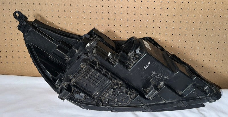 2016-2018 Kia Sorento Left Driver Headlight Halogen LED OEM 92101-C6