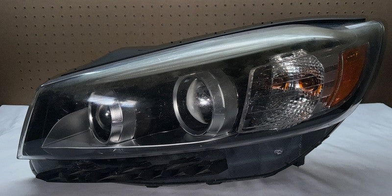 2016-2018 Kia Sorento Left Driver Headlight Halogen LED OEM 92101-C6