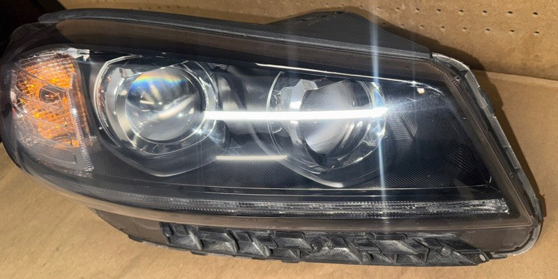 2016-2018 Kia Sorento Right Headlight Halogen/LED OEM