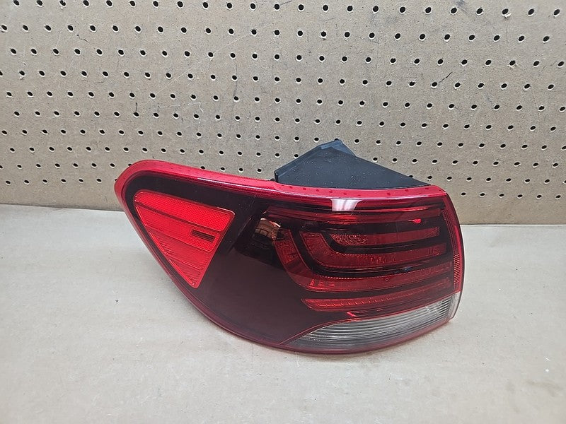 2019-2020 Kia Sorento Left Tail Light Lamp OEM 92401-C6500 Driver Side