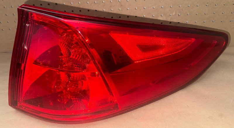 2018-2021 Honda Odyssey Tail Light - Right (RH) OEM Halogen