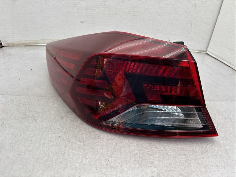 2019-2020 Hyundai Elantra Left Tail Light Halogen Brake Lamp