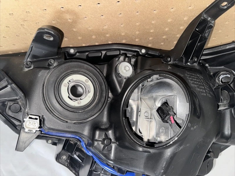 2014-2017 Toyota 4Runner Right Passenger Side Halogen Headlight