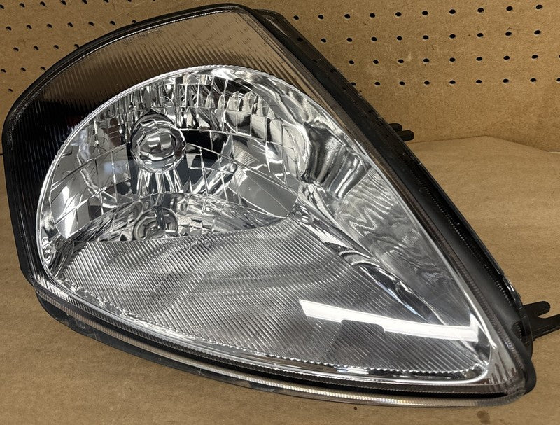 2000-2005 Eclipse Headlight Lamp RH Right Passenger OEM MR990820