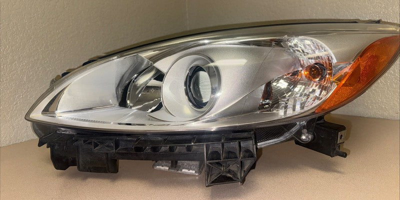 2012-2015 Mazda 5 Left Front Headlight Lamp Xenon C513-50161