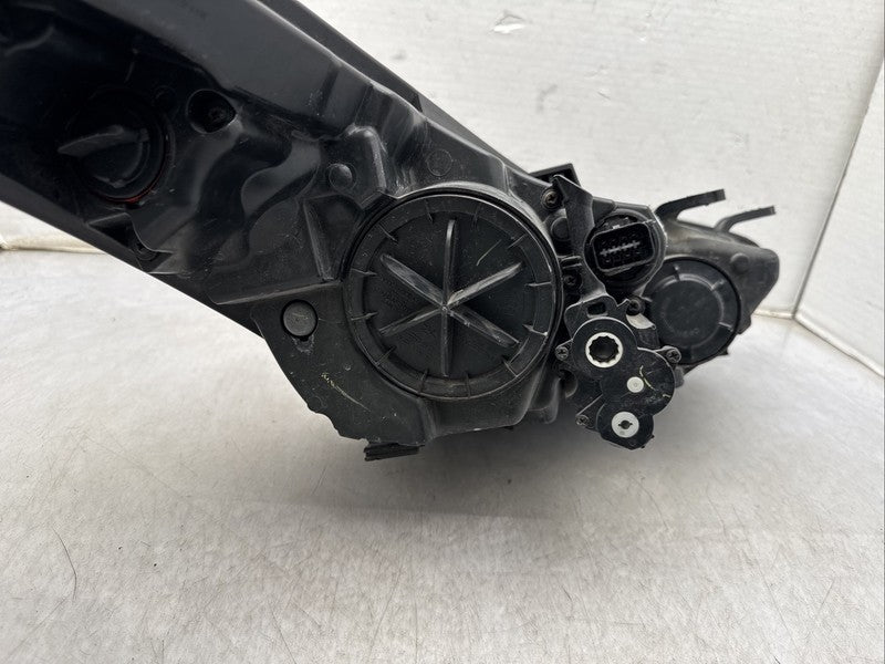 2014-2016 Hyundai Elantra Left Driver OEM Halogen Headlight