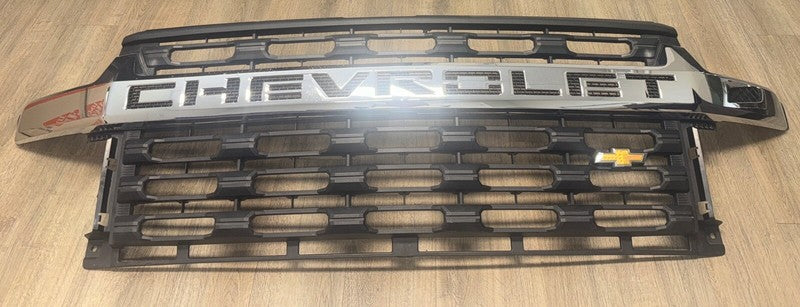 20-23 Chevy Front Grille Chrome OEM 84670281