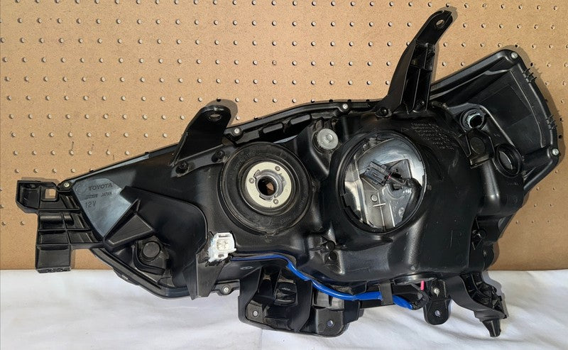 2014-2017 Toyota 4Runner Right Headlight Halogen RH Passenger