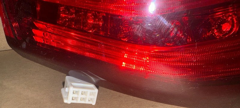 2017-18 Lexus ES350 ES300h LED Tail Light - Right Side - OEM