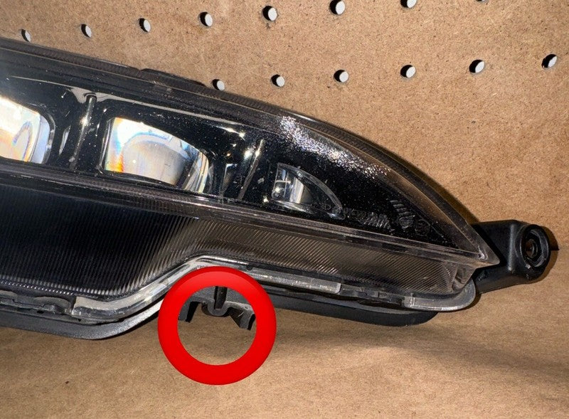 2015-17 Hyundai Genesis Right LED DRL Fog Light 92202-B1