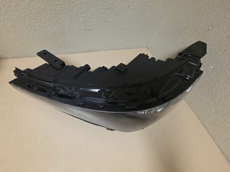 2023-2024 KIA SOUL LEFT HEADLIGHT HALOGEN OEM 92101-K05