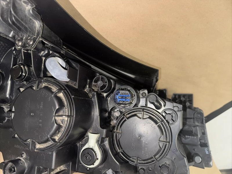 2015-2018 Kia Sedona Front Left Headlight OEM 92101-A9040 Driver Side
