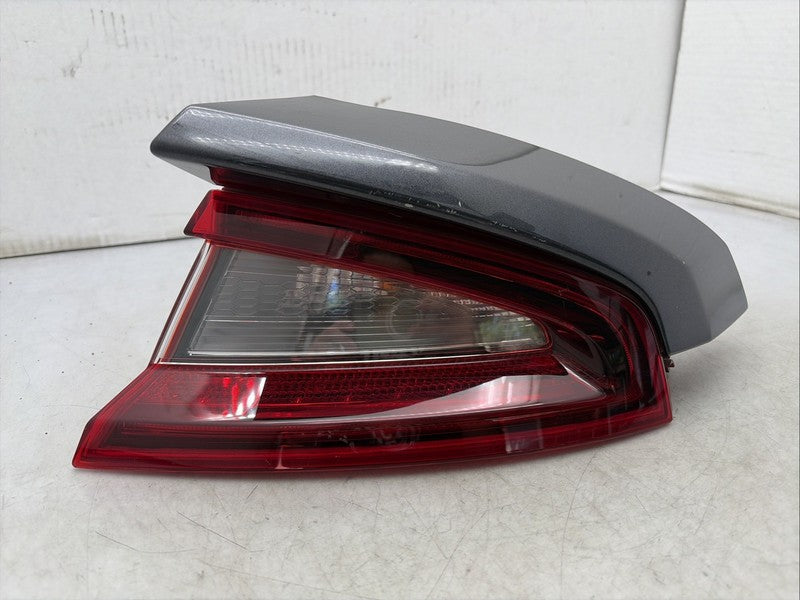 2018-2021 Kia Stinger Right Passenger Tail Light OEM LED 92402-J5