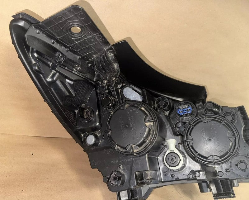 2015-2018 Kia Sedona Front Left Headlight OEM 92101-A9040 Driver Side