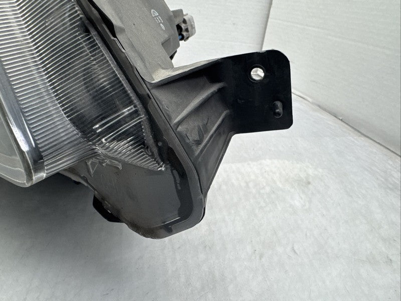 2014-2016 Subaru Forester Right Passenger OEM Halogen Headlight
