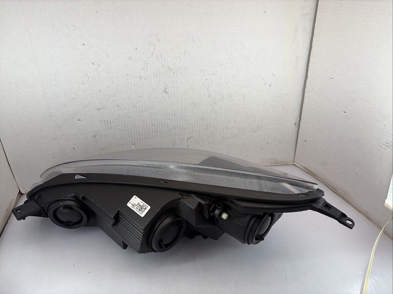 2020-2022 Ford Escape Right Passenger OEM Halogen Headlight
