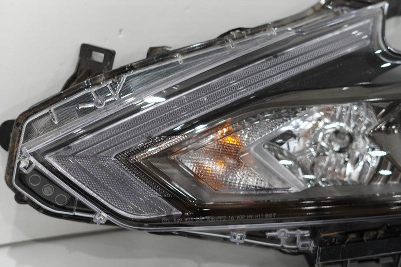 2016-2018 Nissan Altima Halogen Headlight - LEFT Driver Side OEM