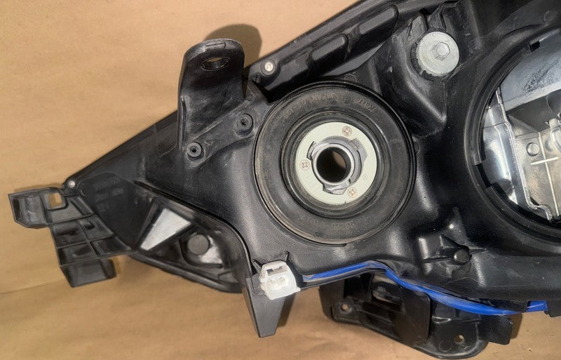 2014-2017 Toyota 4Runner RIGHT Headlight Halogen