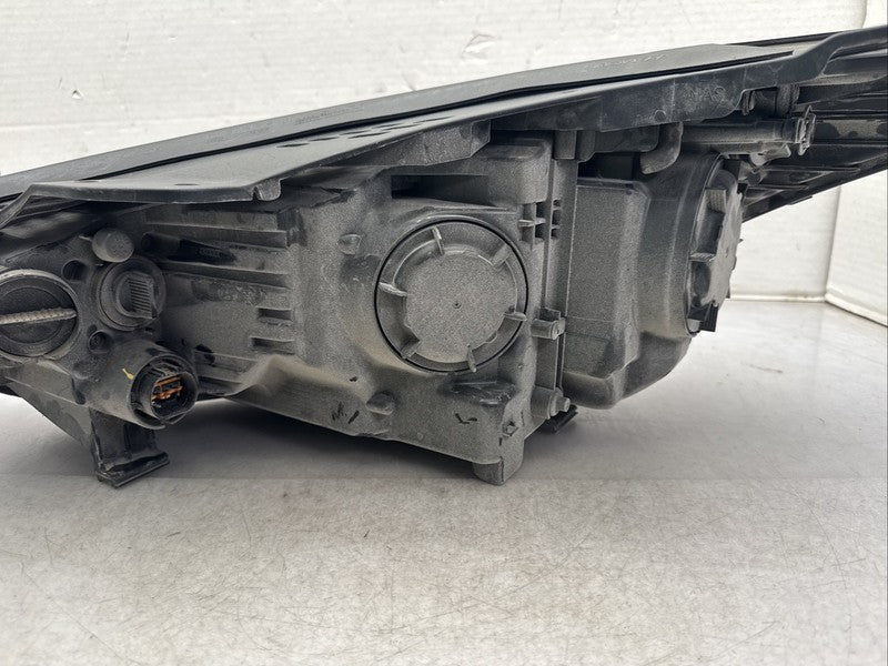2017-2018 Hyundai Santa Fe Right Passenger Headlight Halogen with LED 