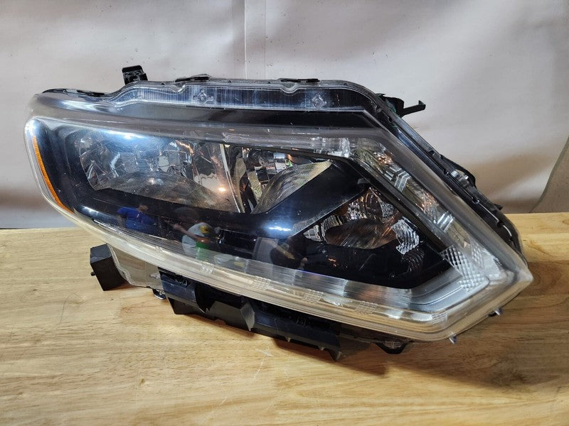 2017-2019 Nissan Rogue Right RH Headlight Halogen/LED OEM Used