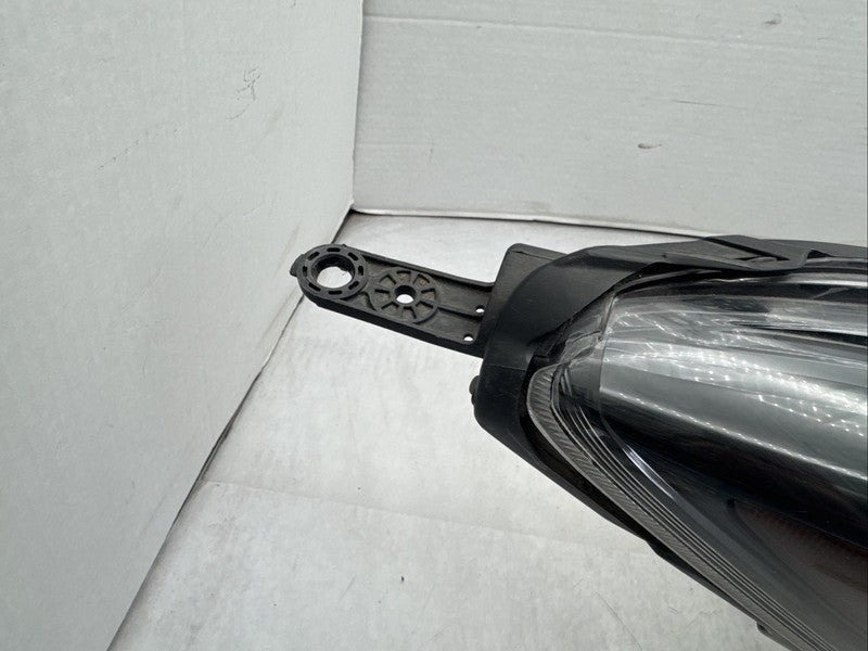 2014-2016 Subaru Forester Right Passenger OEM Halogen Headlight