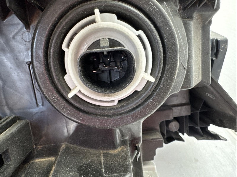 2022-2024 Nissan Frontier Left Driver OEM Halogen Headlight