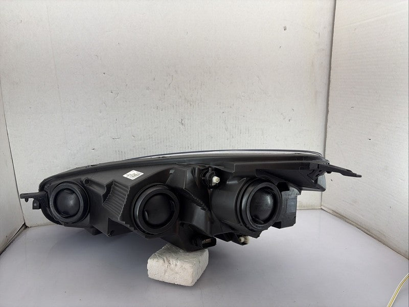 2020-2022 Ford Escape Right Passenger OEM Halogen Headlight