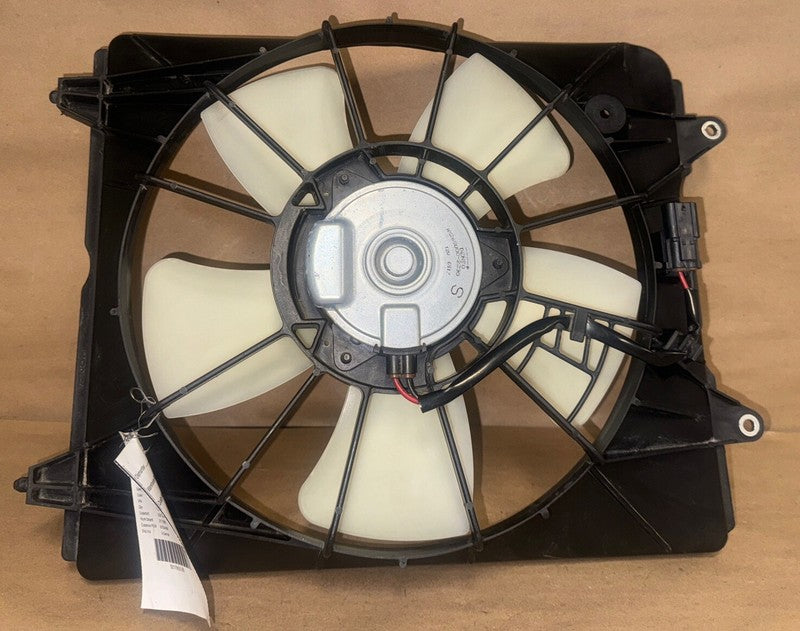 **15-16 Honda CR-V 2.4L AC Condenser Cooling Fan Assembly**