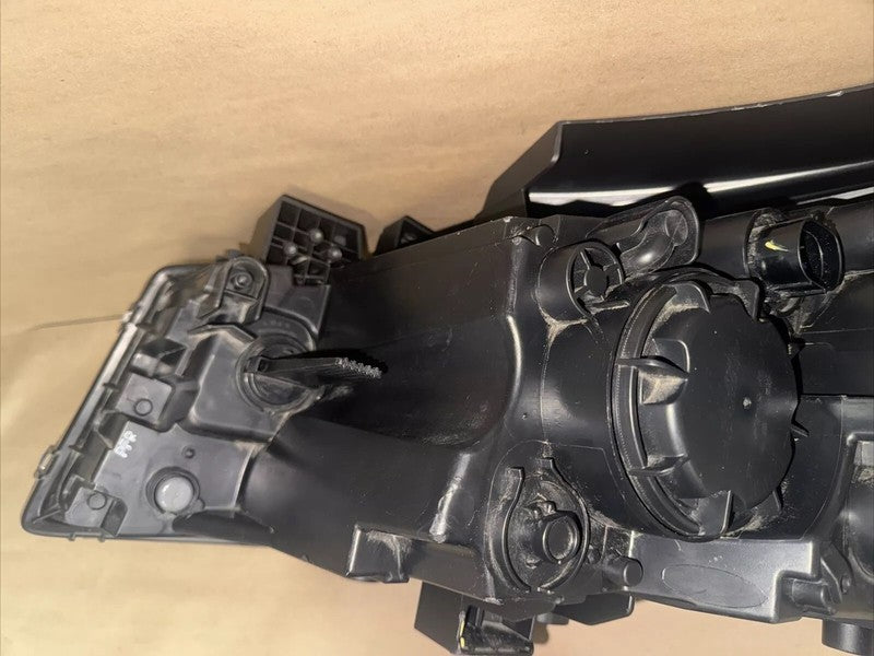 2015-2018 Kia Sedona Right Headlight RH Halogen/LED OEM