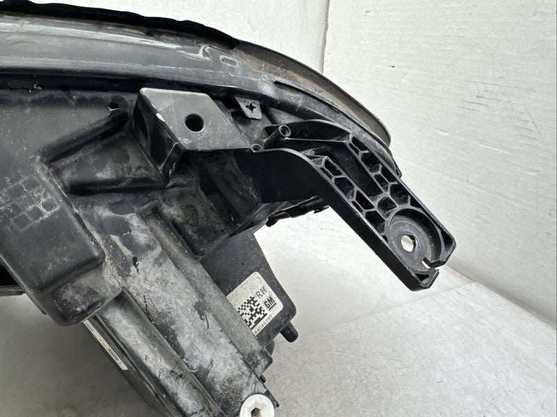 2016-2018 GMC Sierra 1500 Right Passenger Headlight OEM Xenon HID 8404