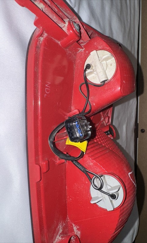 2018-2021 Hyundai Kona Right Rear Tail Light Lamp OEM 92405-J90