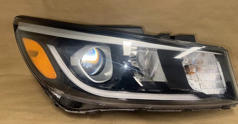 2015-2018 Kia Sedona Right Headlight RH Halogen/LED OEM